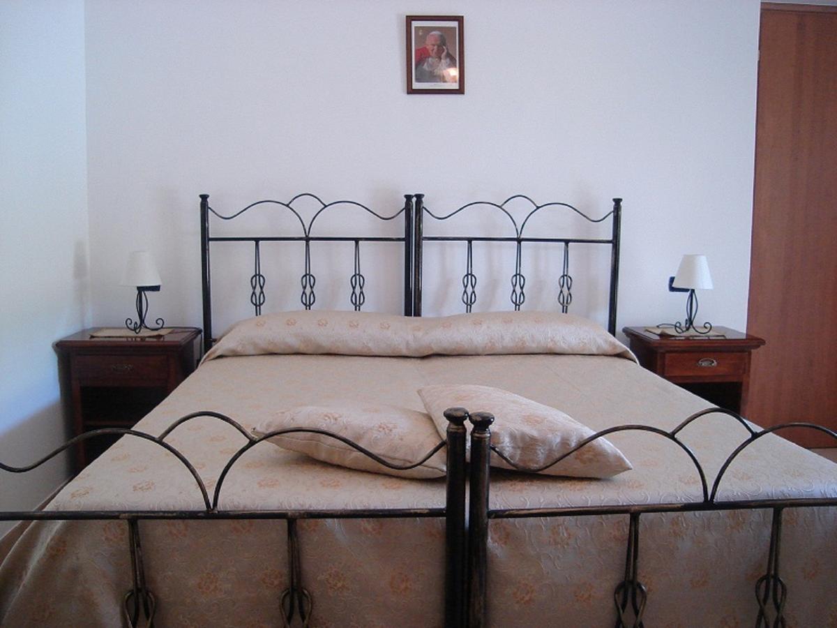 B&B Sole Del Pollino Rotonda Bagian luar foto